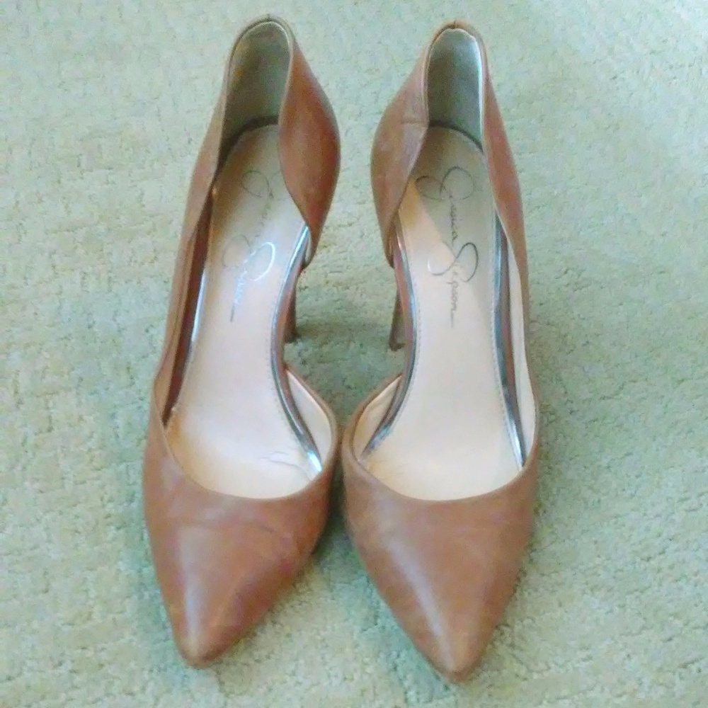 Jessica Simpson tan pumps Size 8.5