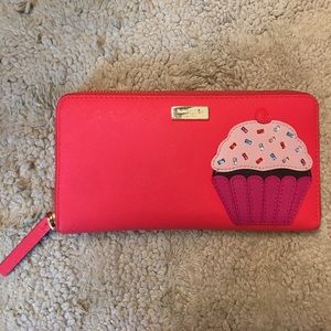 Kate Spade Wallet - Coral-GOING Make an OFFER ❤️❤️