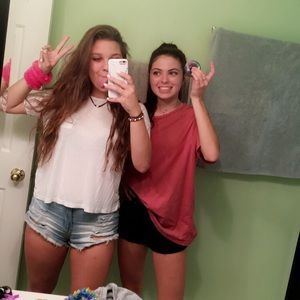 Meet your Posher, Chloe