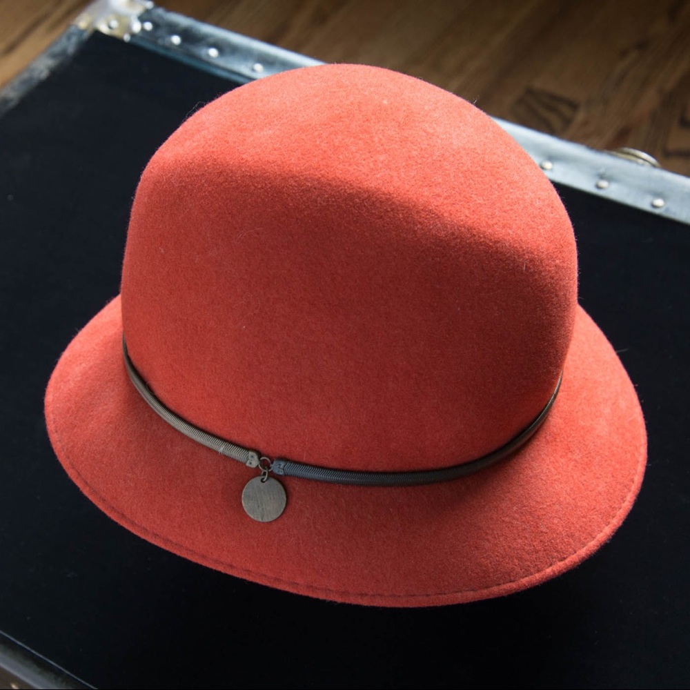 Banana Republic, wool felt hat.