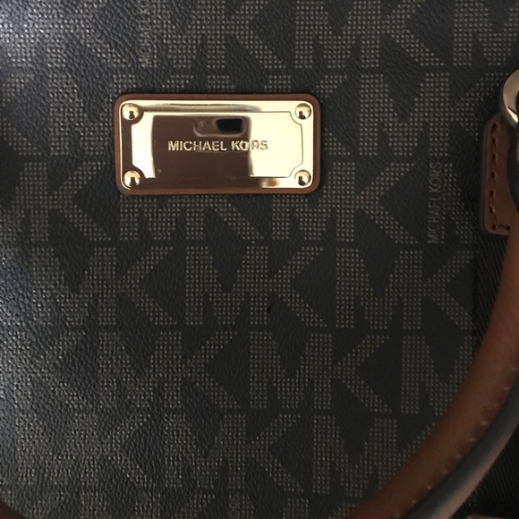 BRAND NEW Michael kors duffle - Picture 2 of 3