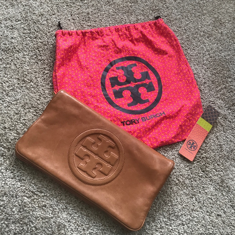 Cognac Tory Burch bombe Reva clutch
