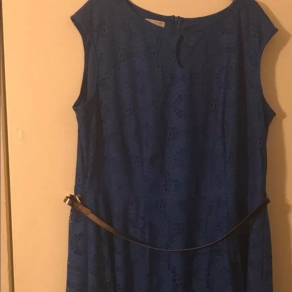 Blue Dress - Picture 2 of 4