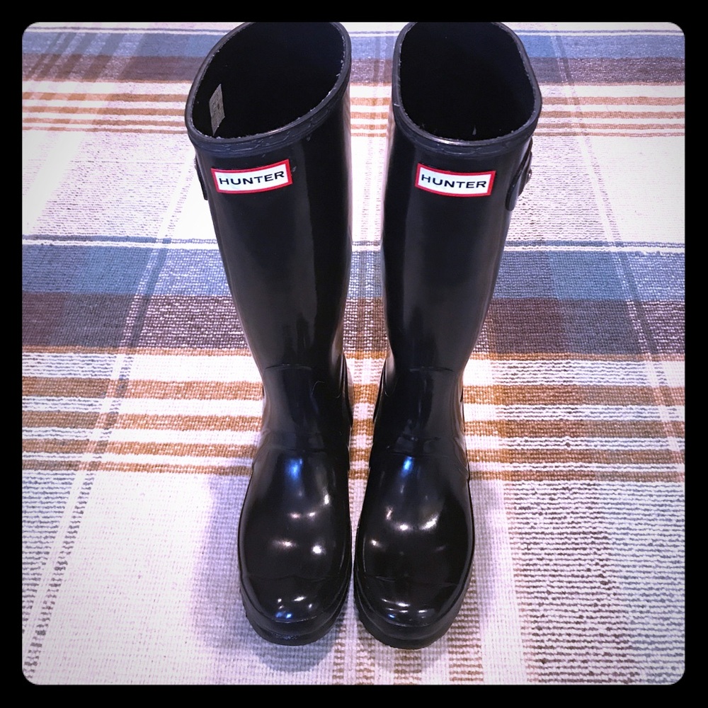 Black glossy hunter boots