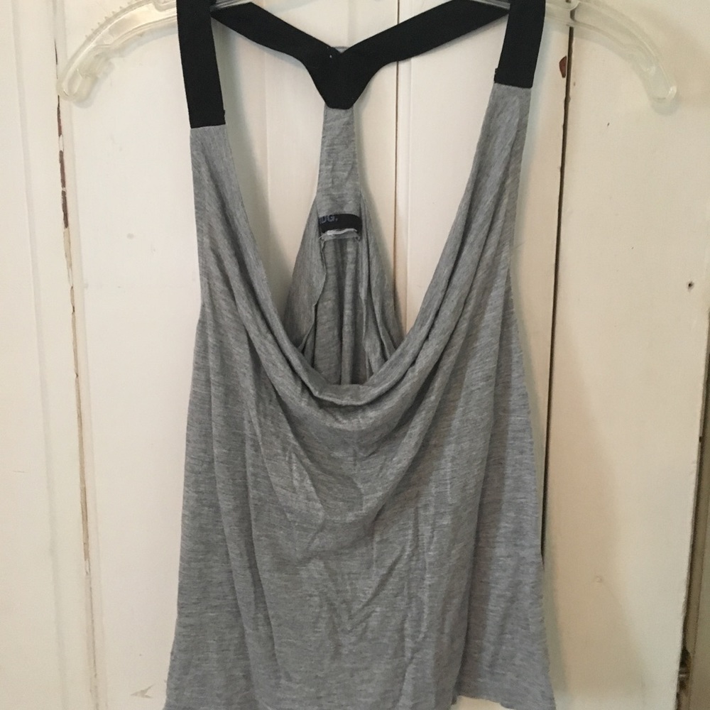 Low cut top
