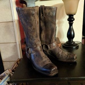 Price drop! Frye 12R harness boot . Vintage Brown