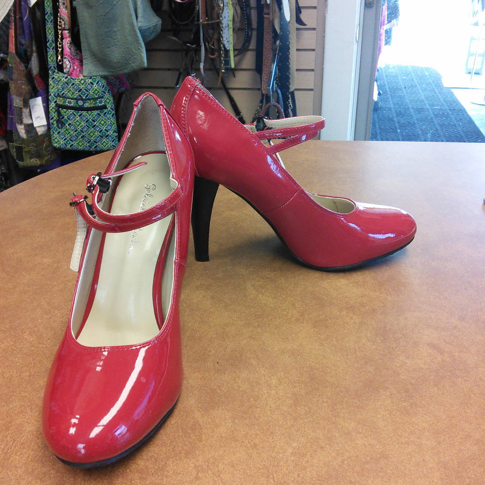 Gabriella Rocha red  Heels sz 9.5