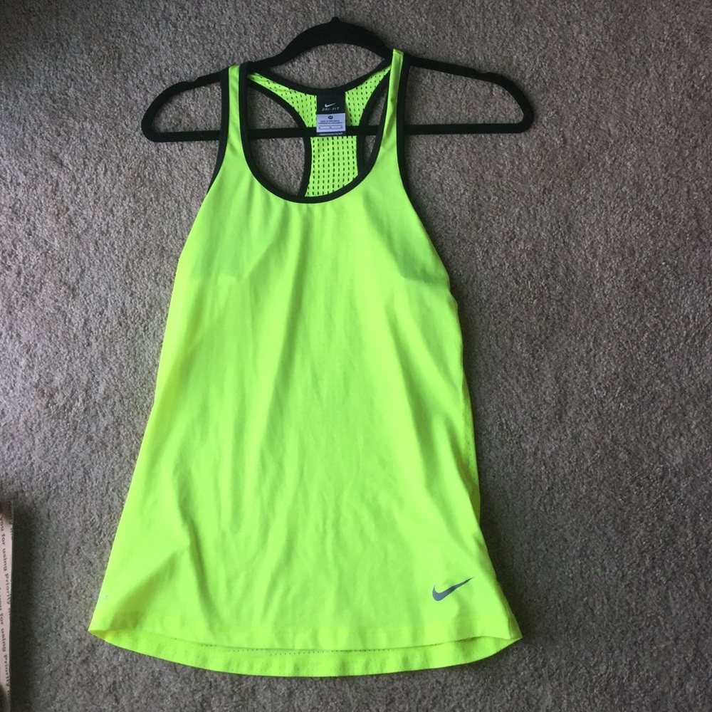 🎀💗Must go sale💗🎀 Nike dry fit top