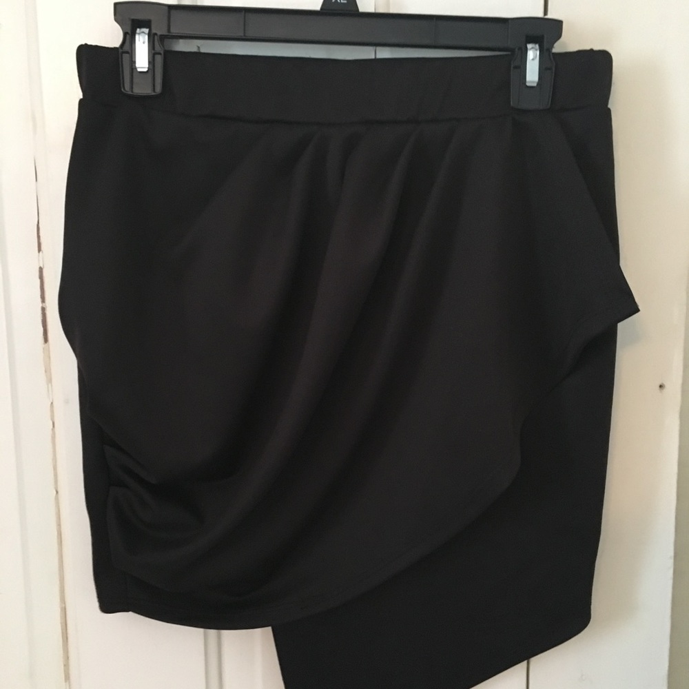 Asymmetrical skirt