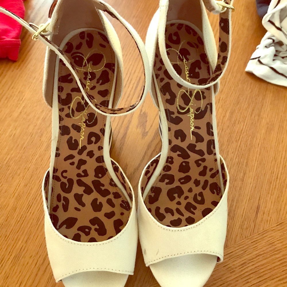 Jessica Simpson heels 👠
