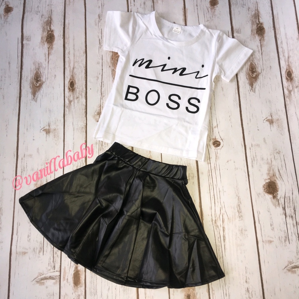 Boutique 💗Mini boss two piece outfit - Picture 2 of 2