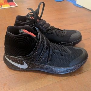 Nike Kyrie 2 Basketball Shoes
