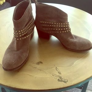 Jessica Simpson mid ankle brown boots