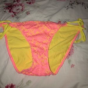 Never worn Victoria's Secret bathing suit bottoms