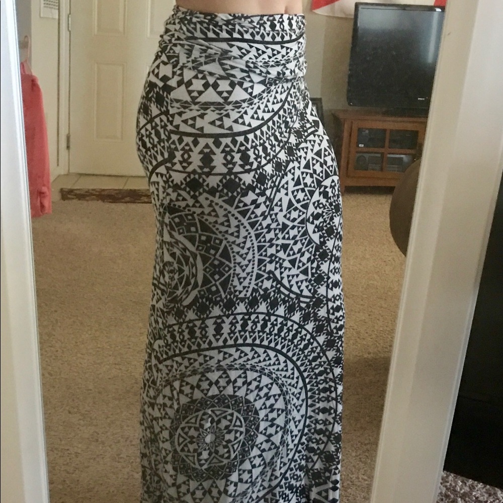Tribal pattern maxi skirt