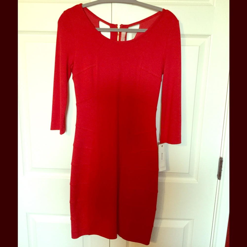 NWT 3/4 Sleeve Red Bodycon Dress