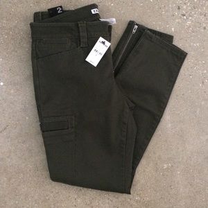 Express Ankle Pant with zipper detail NWT