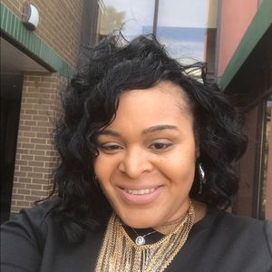 Meet your Posher, Anissa
