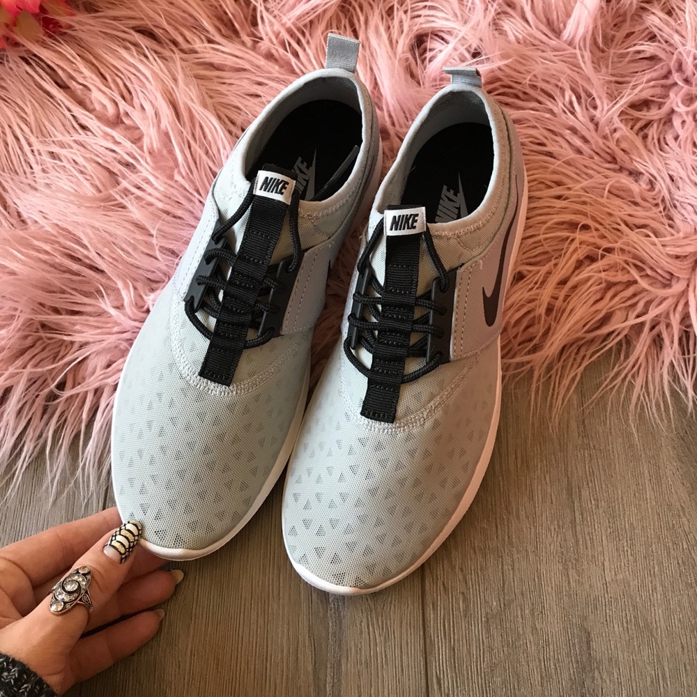 NWT Nike juvenate wolf 🐺 grey/Black - Picture 4 of 6