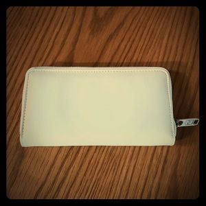 NWOT Marc Jacobs cream leather wallet
