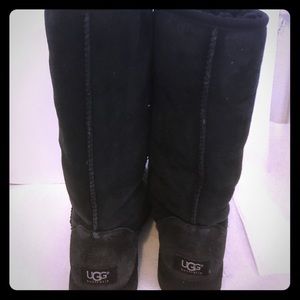 24 hr sale! Ugg classic tall boots in black size 8