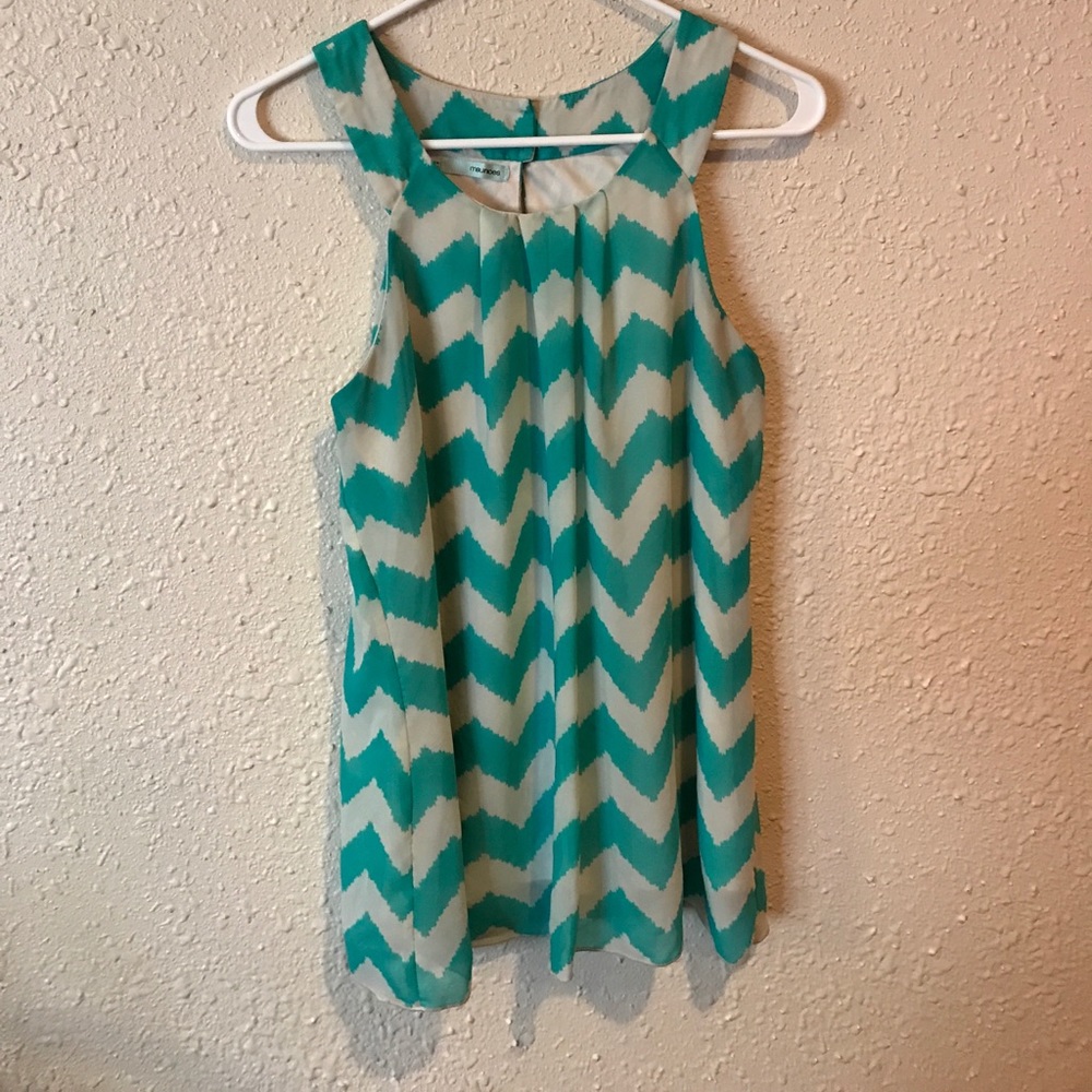 Chevron top