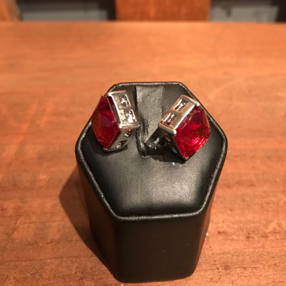 Gorgeous blood red silver earrings excellent cond