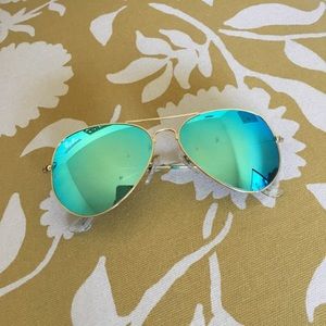 Ray Ban Aviators!!!!!!