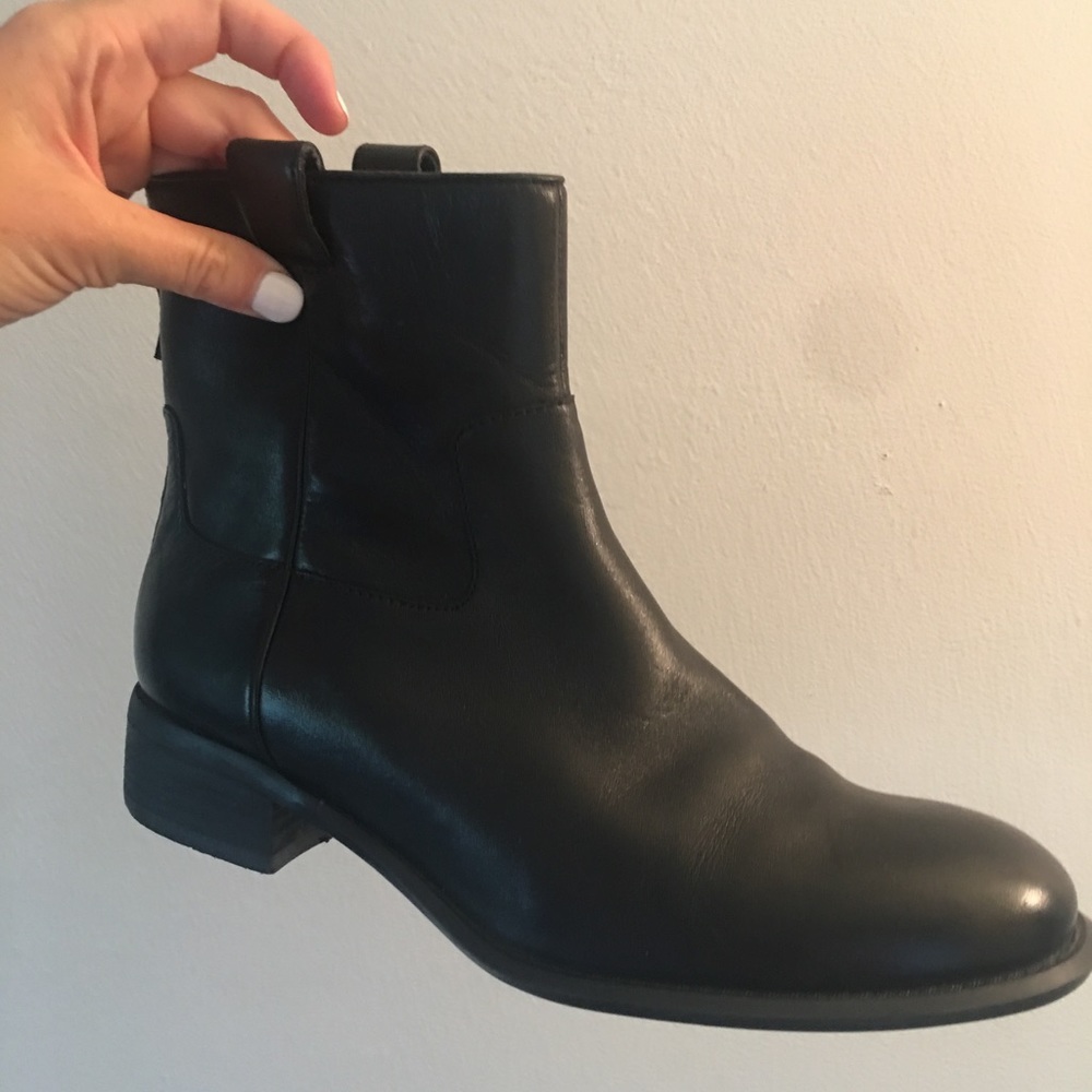Nine West size 8 boots