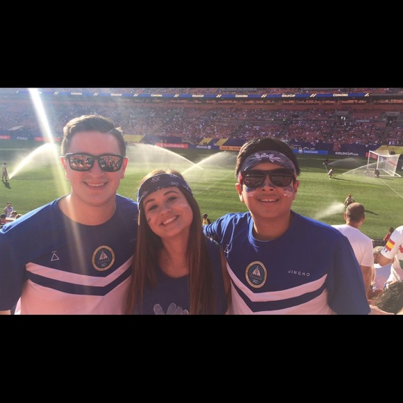 Meet your Posher, Michell - Picture 3 of 7