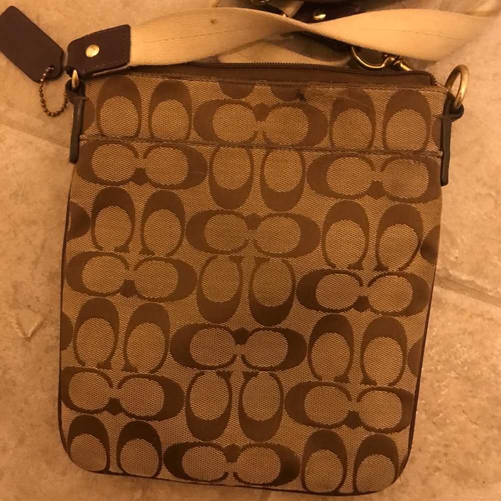 Coach purse - Picture 2 of 4