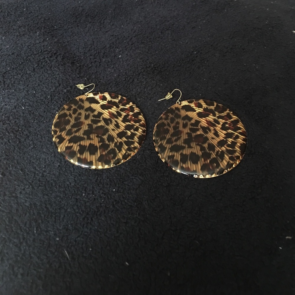 💥3 for $15💥Beautiful leopard earring