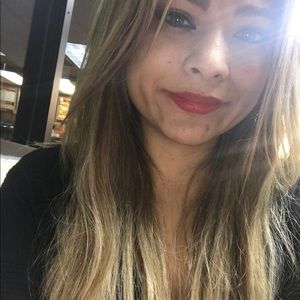 Meet your Posher, Isela