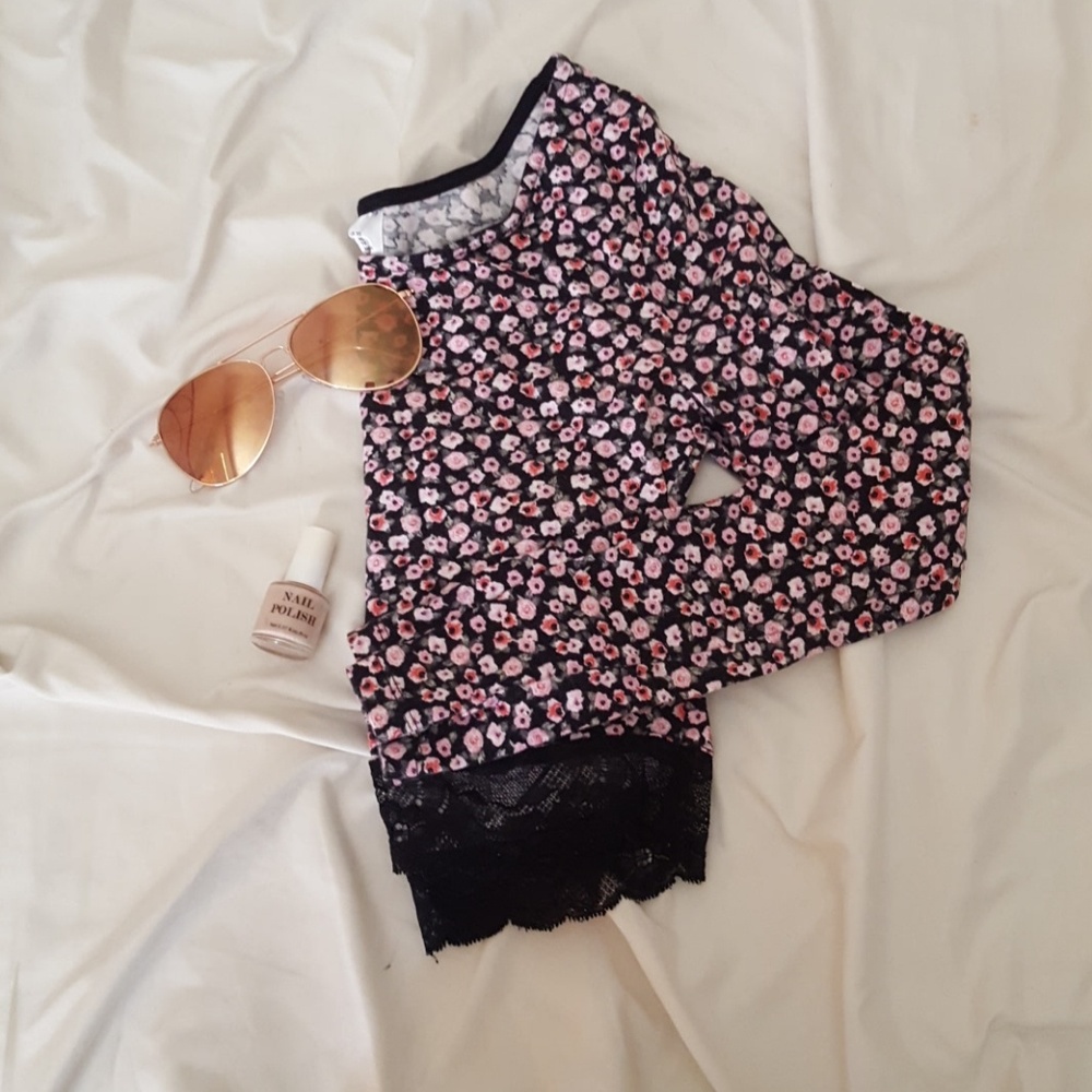Floral lace crop top