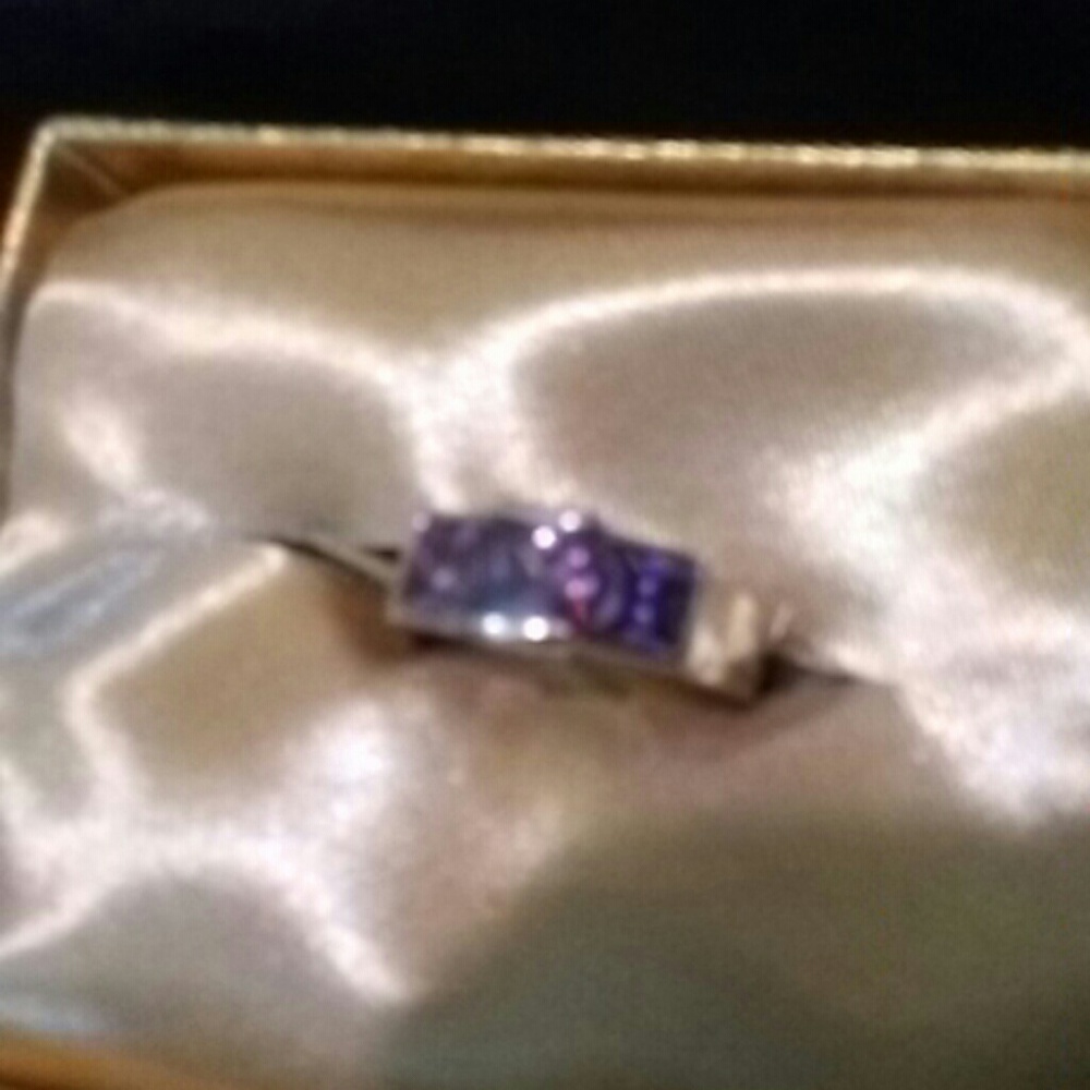 Ring amethyst ring 3 square cut stones