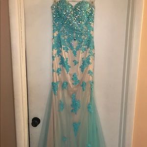 blue/nude mermaid fit prom dress