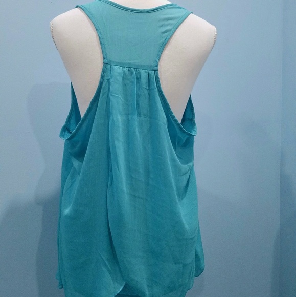 NWOT Aqua Blue Scoop Neck Chiffon Racerback Tank - Picture 2 of 3