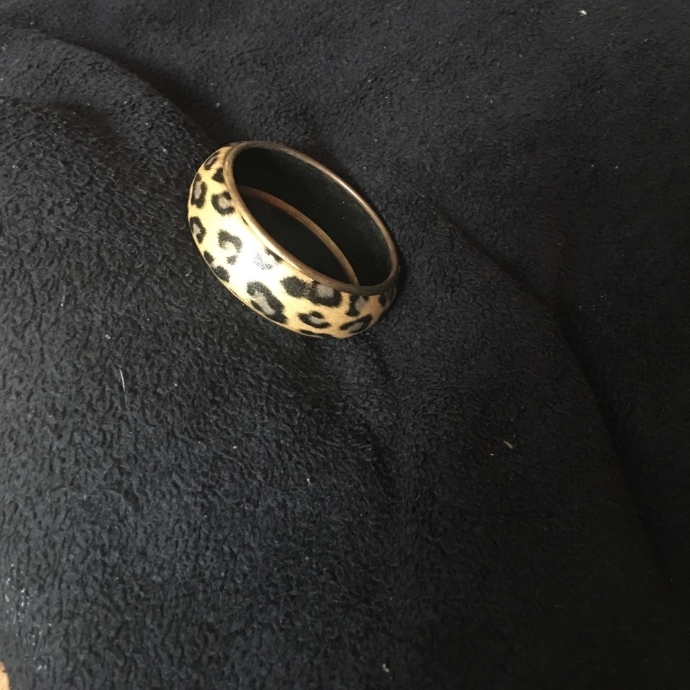 💥3 for $15💥Beautiful leopard bracelet