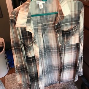 Flannel long sleeve button up