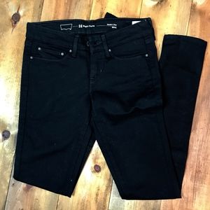 Levi's black skinny jeans NWOT