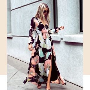 Lulu's floral maxi dress "Wondrous Water Lillies"