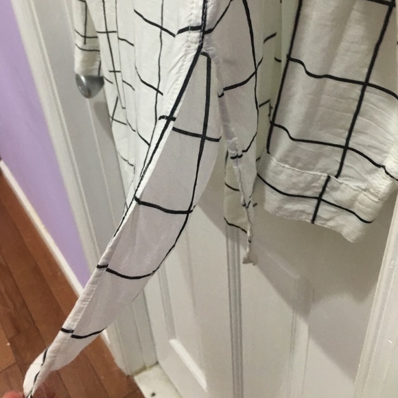 white with black stripes button up - Picture 4 of 4