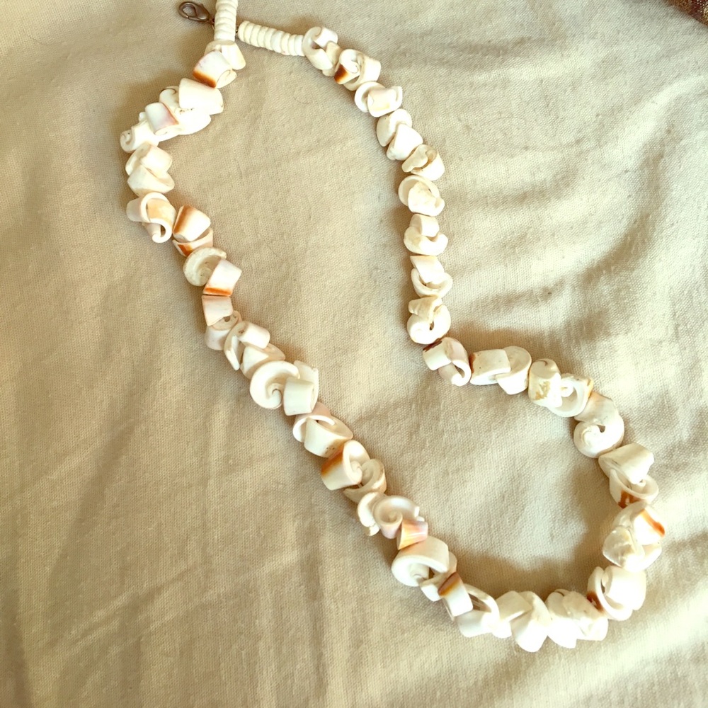 🐚 Beautiful Shell Necklace