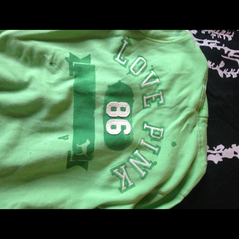 VS PINK HOODIE SIZE SM
