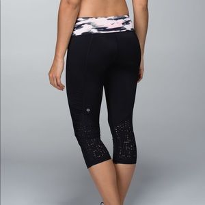 Lululemon Water bound crops