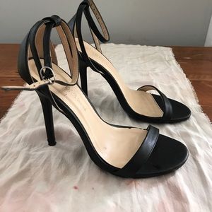 Like New Wild Diva Lounge Strappy Heels - 7.5