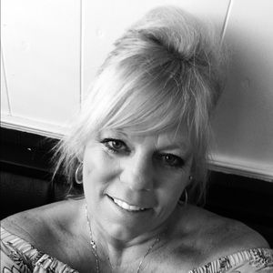 Meet your Posher, Sandea