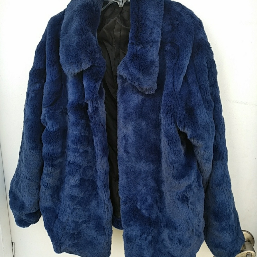 Gorgeous faux fur coat blue
