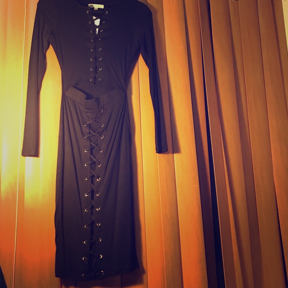 Black long sleeve dress
