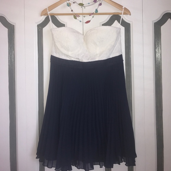 Boutique Lace & chiffon strapless sweetheart dress - Picture 1 of 4